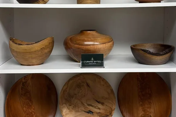 Best Wood for Turning Bowls: Cherry, Maple, Walnut & Ash