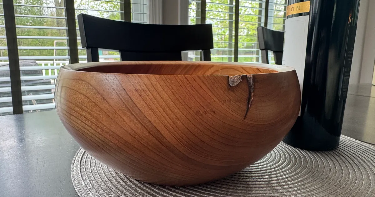 Cherry Wood Bowl — Natural Check, Warm Grain, Dining Table Ready