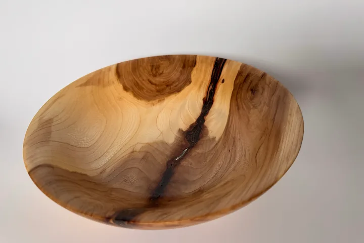 Bark-Inclusion Apple Bowl